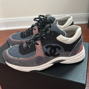 CHANEL Sneakers